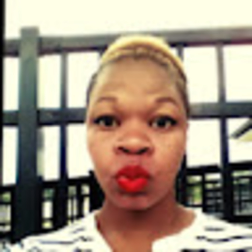 Meet your Posher, Shana